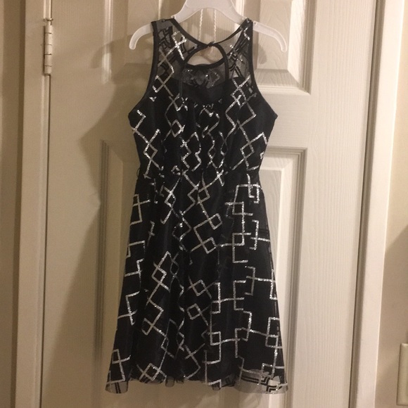 Girl Dress - Picture 2 of 5